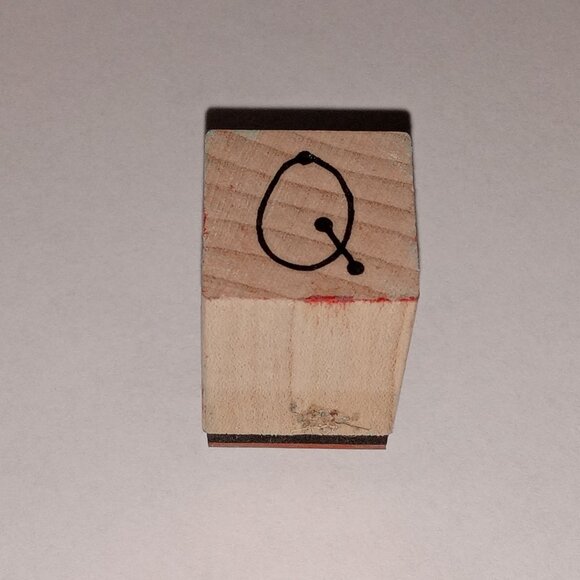 🎯 10 for $10 / Mounted Rubber Stamp "Q" Scrapbooking Stamp - Picture 1 of 3